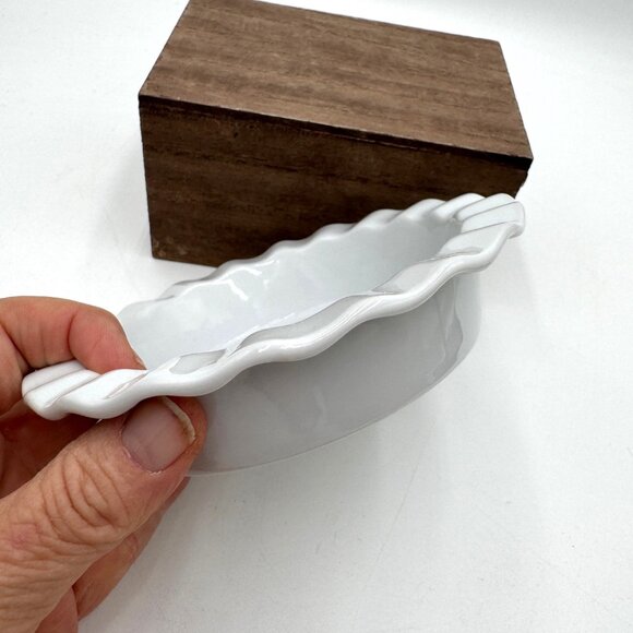 Mini White Ceramic Pie Dish By Fiddle + Fern 5" Diameter Dishwasher & Microwave - Picture 3 of 7